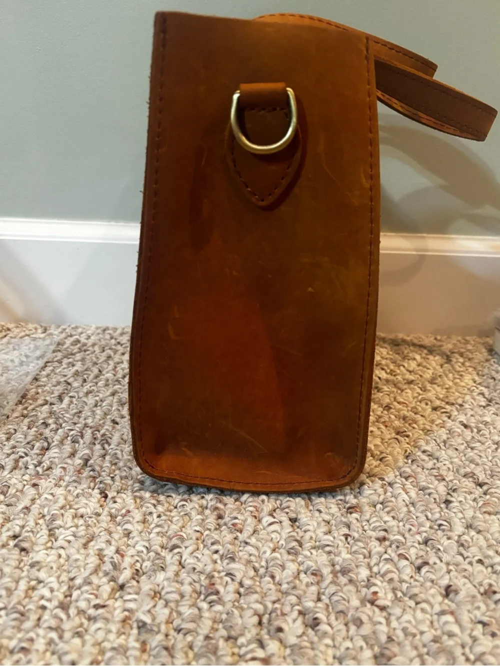 Portland Leather Goods Lola crossbody in  brown. Comes w/ the crossbody strap.